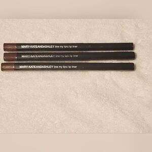 Mary-Kate and Ashley Lip liner